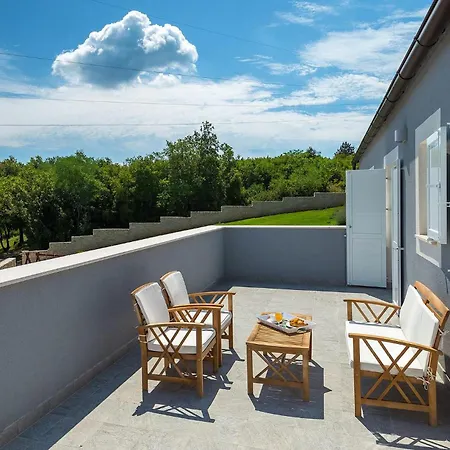 Holiday home Eol *